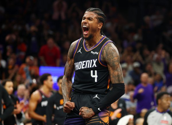 财富之家配资平台 生涯代表作！杰伦·格林底角三分再进 单场8记三分追平附加赛纪录